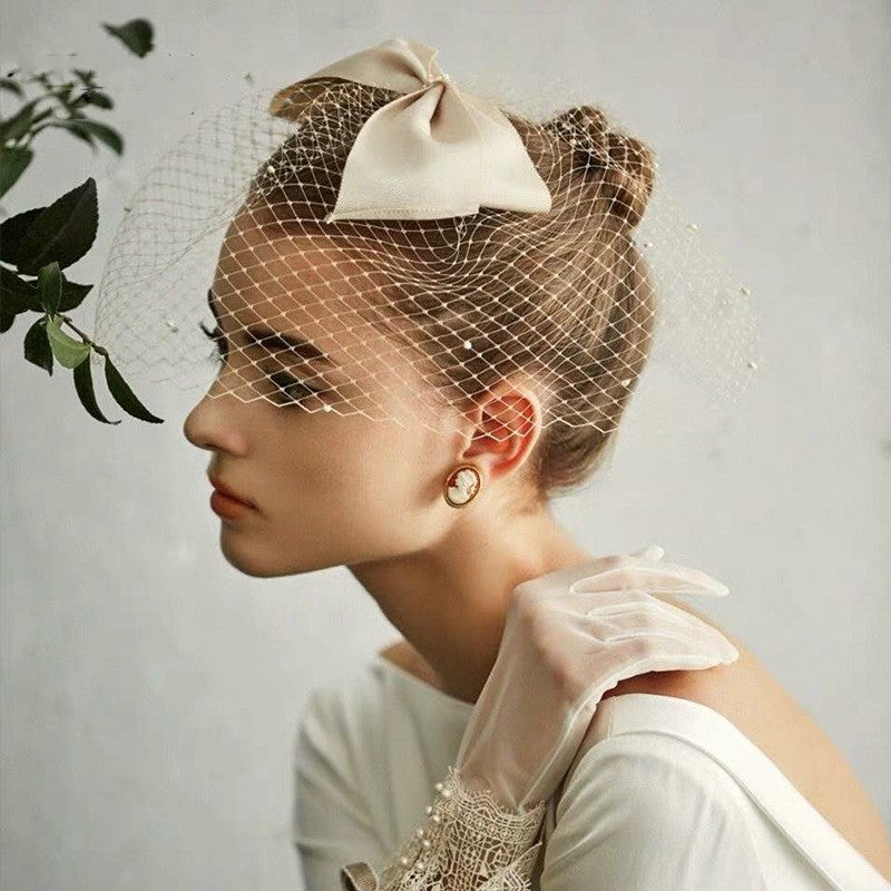 Bridal veil vintage beige bow with pearls