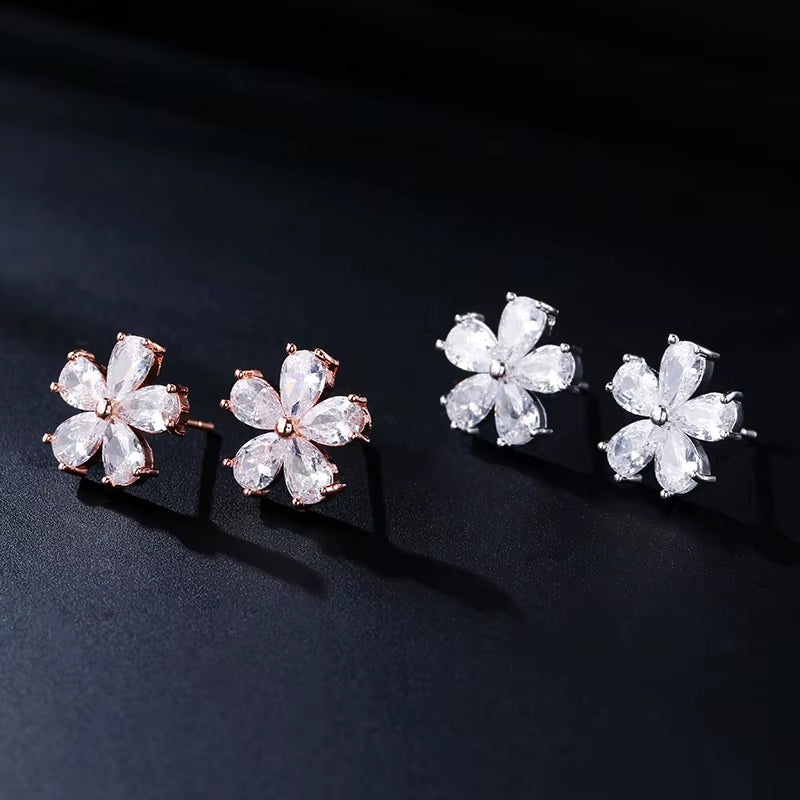 Cute Clear Zircon Flower Stud Earrings for Women Wedding Sparkling Crystal Fashion Bridal Jewelry