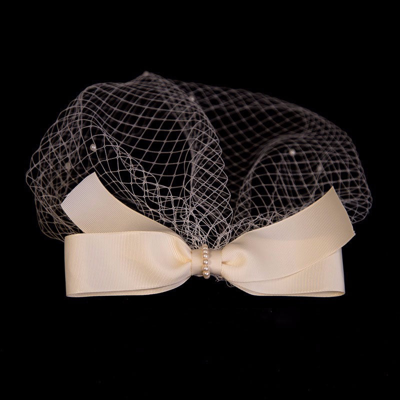 Bridal veil vintage beige bow with pearls
