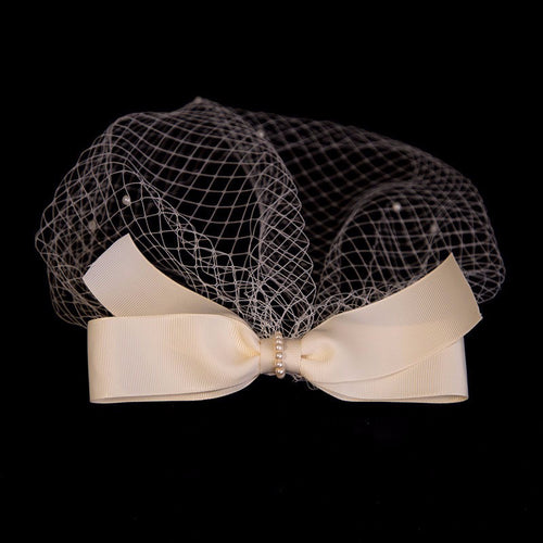 Bridal veil vintage beige bow with pearls