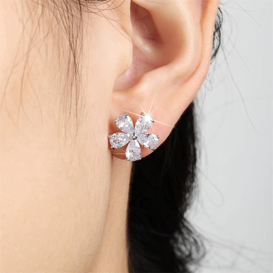 Cute Clear Zircon Flower Stud Earrings for Women Wedding Sparkling Crystal Fashion Bridal Jewelry